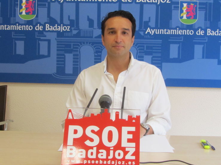 PSOE llevar a pleno mal estado Plaza San Andres Badajoz
