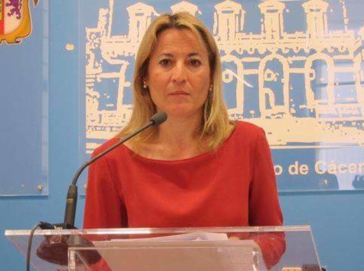 La alcaldesa de Cceres es partidaria de que al congreso acuda una candidatura nica 