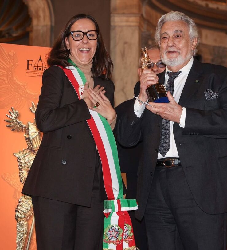 El maestro Plcido Domingo es reconocido con el Premio Zeffirelli tras una entrega activa