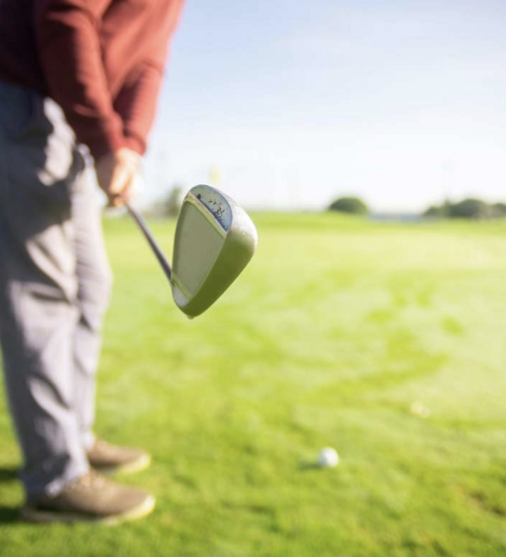 Por qu un golpe bajo desde debajo de los rboles puede ser la mejor solucin en golf