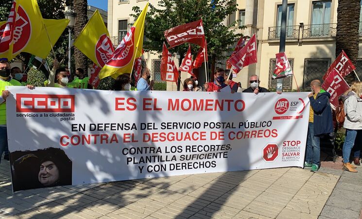 CCOO y UGT Correos se concentran ante "el desguace de la mayor empresa ...