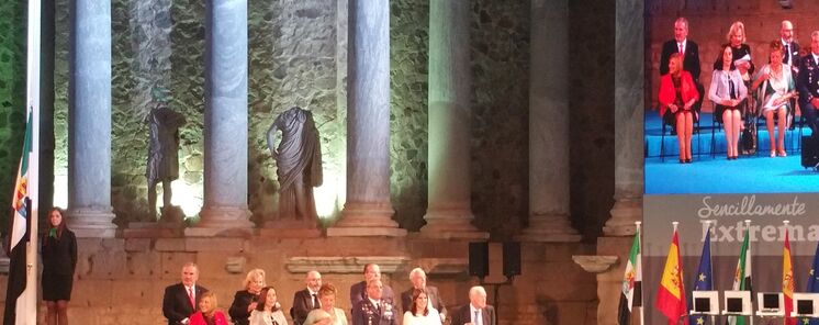 Los galardonados con la Medalla de Extremadura agradecen el reconocimiento y abogan por seguir trabajando por una regin ms social
