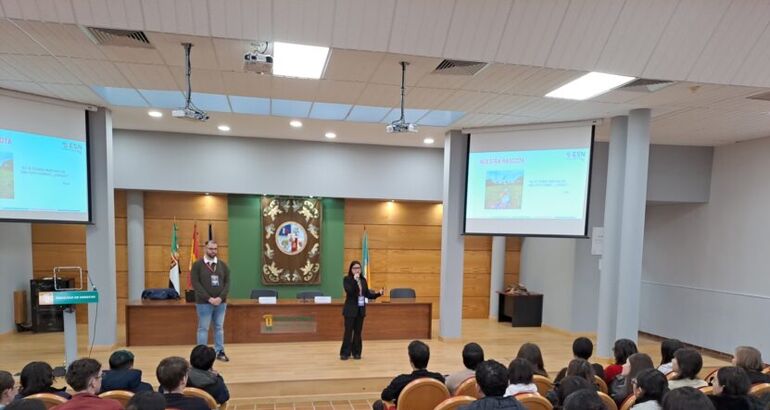 La UEx da la bienvenida a 173 estudiantes internacionales en una ...