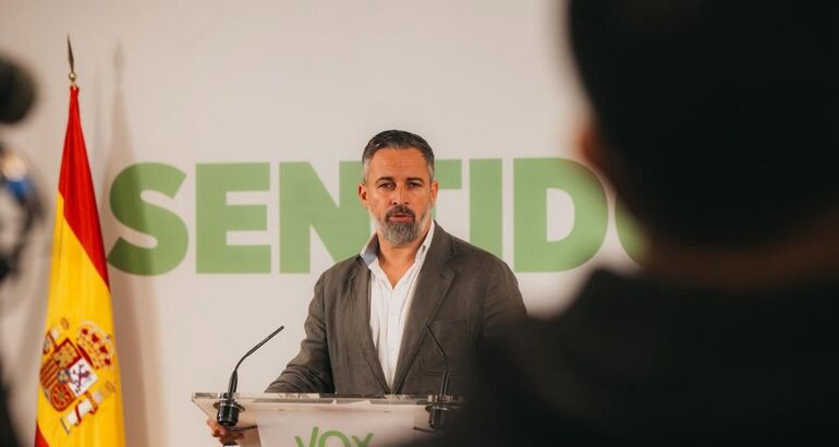 Abascal acusa al PP y al PSOE de promover "mentiras" y "una guerra ...