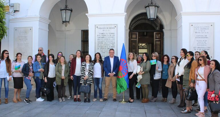 El alcalde de Mérida reafirma el compromiso de "luchar por la igualdad ...