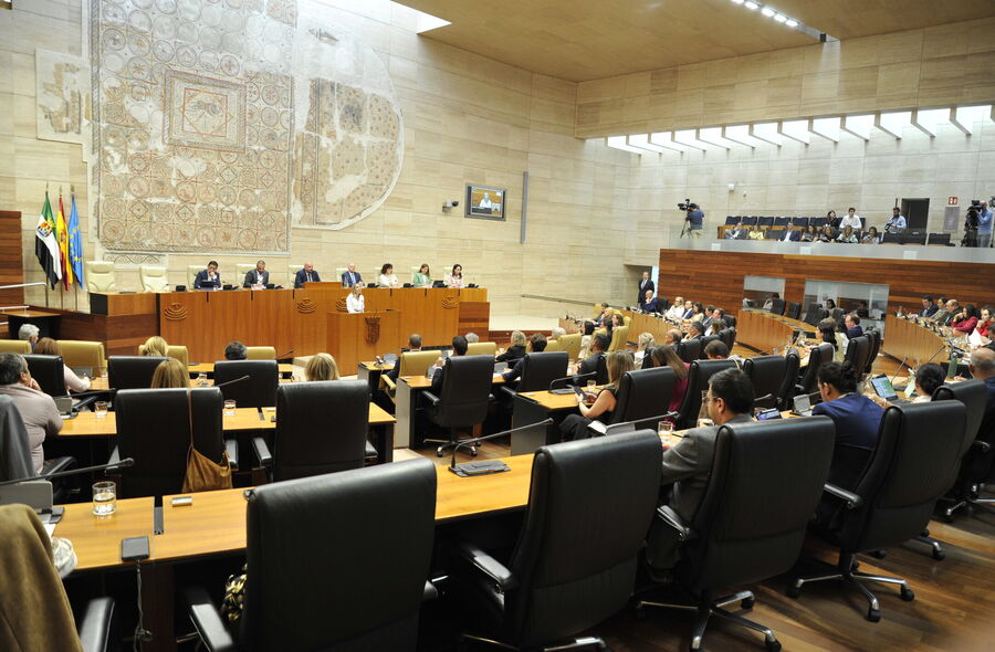 La Asamblea de Extremadura fija para los das 29 y 30 de julio el debate de los PGEX 2026