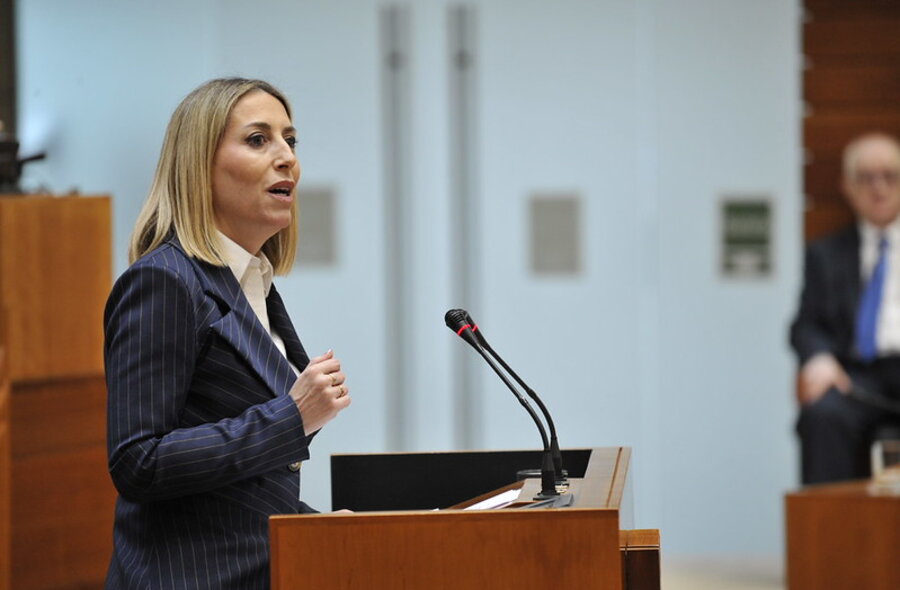 Mara Guardiola es proclamada presidenta de la Junta gracias al apoyo de PP y Vox