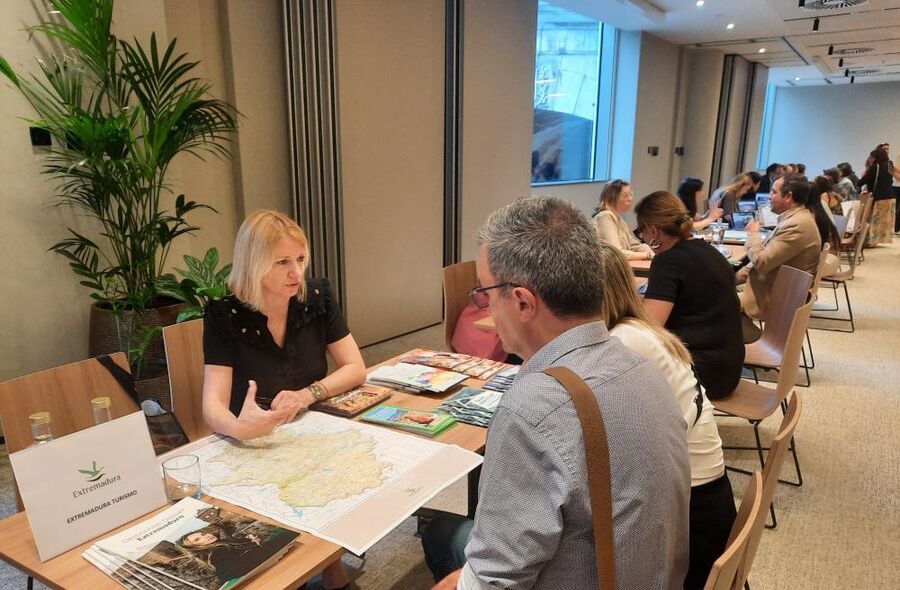 Extremadura lleva su oferta turstica a 50 agentes de viajes en cuatro ciudades lusas