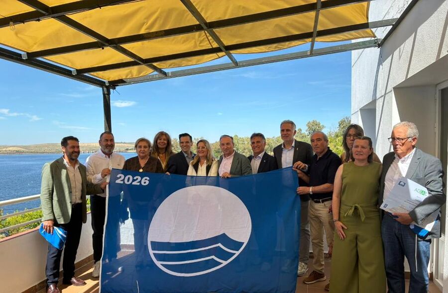 La Junta destina 27 millones a mejorar la calidad de las zonas de bao con Bandera Azul