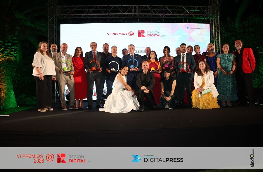 Grupo DigitalPress entrega sus VI Premios  ReginDigitalcom acompaado por 250 personas