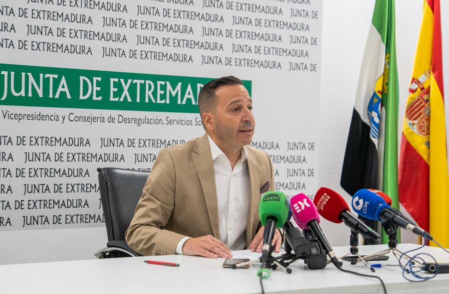 Junta pone en marcha su estrategia desregulacin con eliminacin cita previa obligatoria