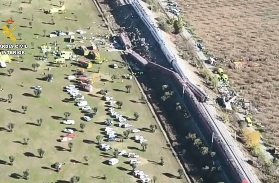Extremadura decreta tres das de luto oficial por las vctimas del accidente ferroviario