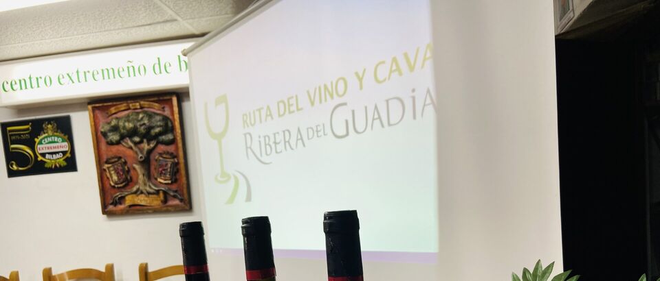 La Ruta del Vino y Cava Ribera del Guadiana presenta en Bilbao su oferta enoturística