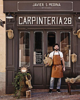 Javier S. Medina, el artesano extremeño que ha conquistado Disney