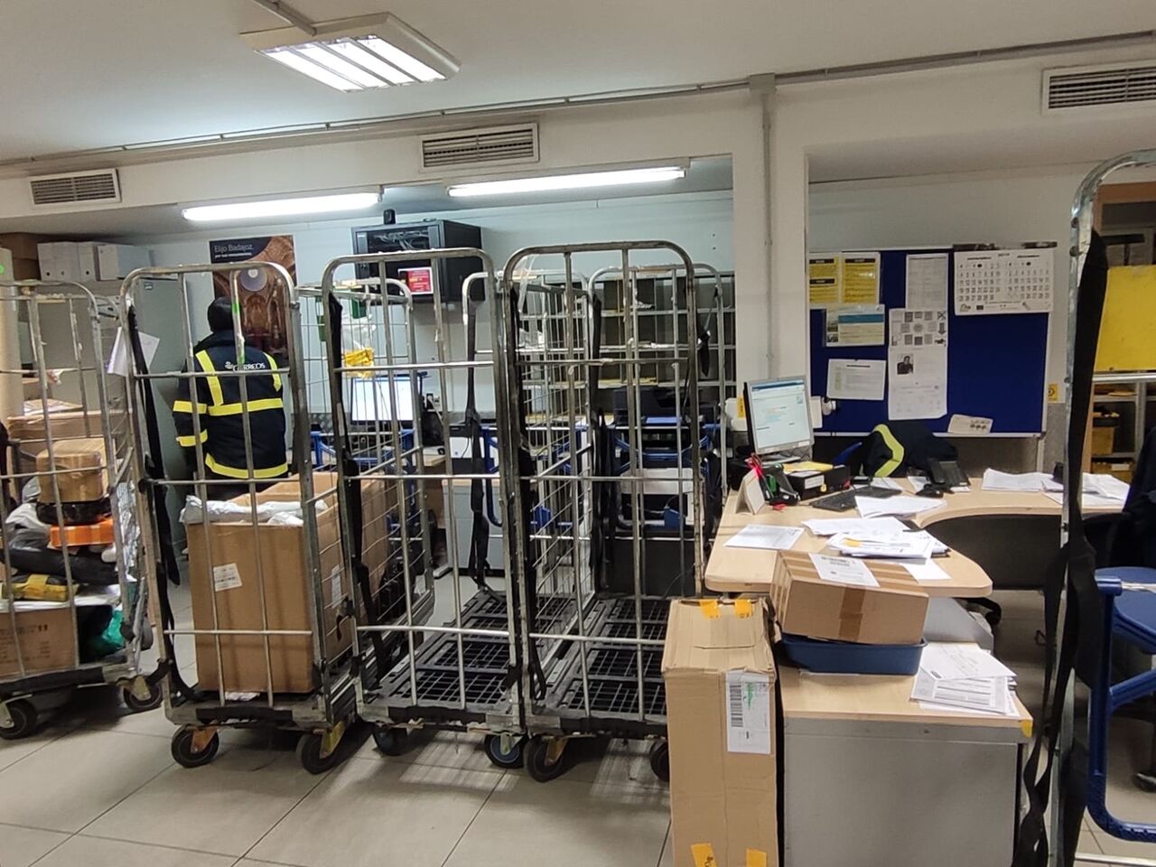 CSIF urge solución a falta de espacio en oficina de Correos en estación ...