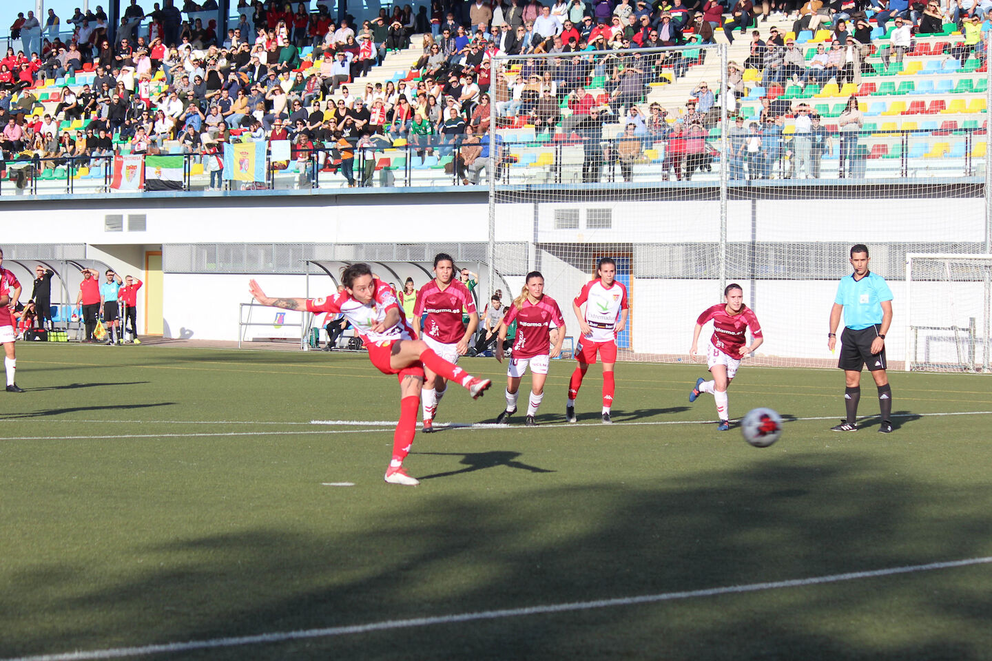 Un intratable Santa Teresa se impone al Albacete y es más líder