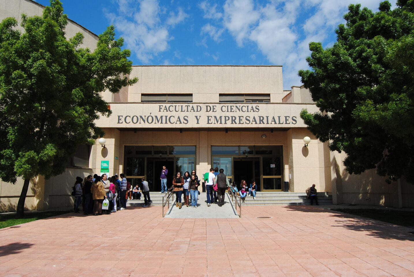 Uex La UEx iniciará las clases del próximo curso 2025/2026 el 11 de septiembre