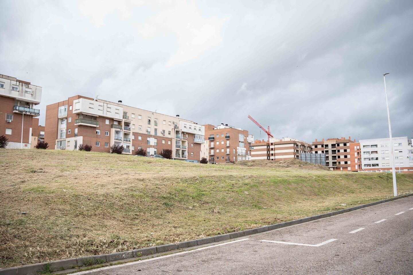 La oferta de vivienda en venta cae un 10% en Badajoz y un 7% Cáceres ...