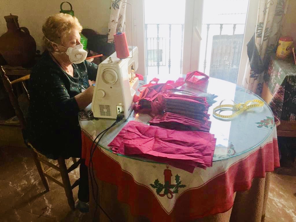 Mascarillas realizadas en Esparragosa de la Serena.