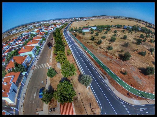 La 'soledad' de un pueblo pacense desde las alturas.