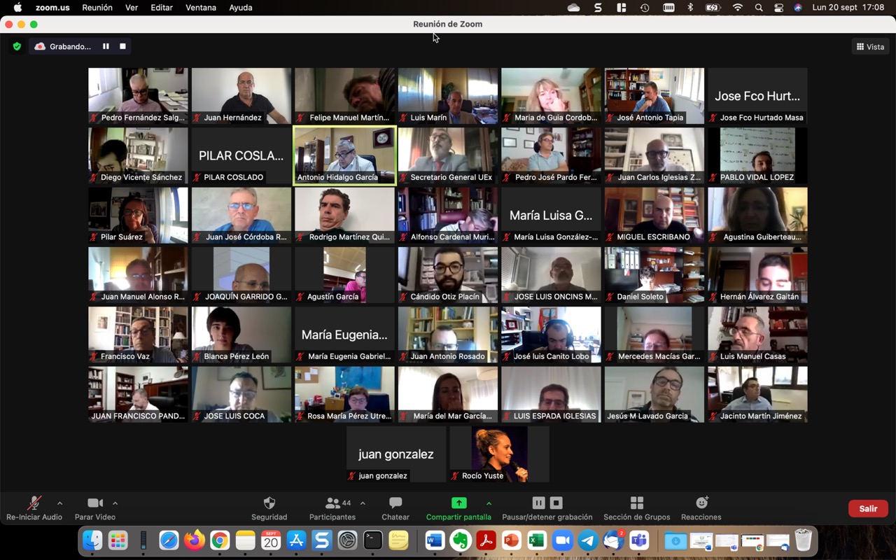 Imagen de la reunión del Consejo de Gobierno de la UEx.