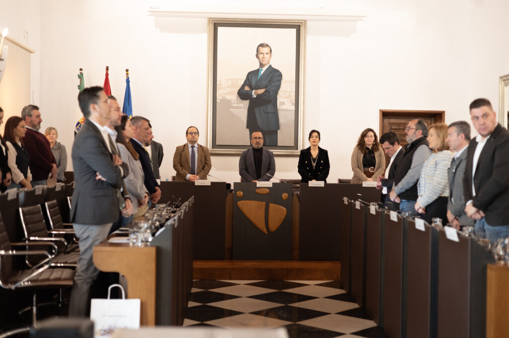 Pleno Diputación en repulsa de los asesinatos machistas